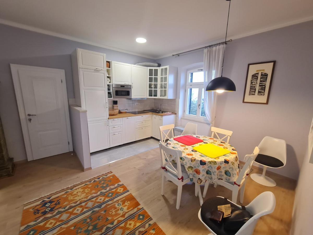 Villa Jure - Apartment Vlasta Lovran Exteriör bild
